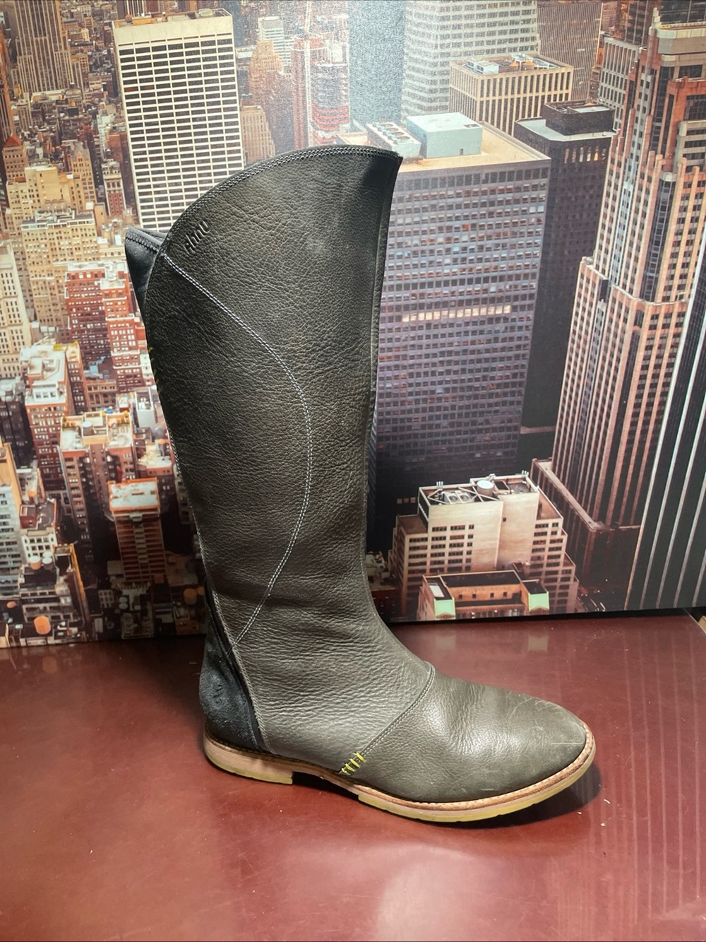 Ahnu Boots Genuine Leather Olive
Green Tall Sz 10